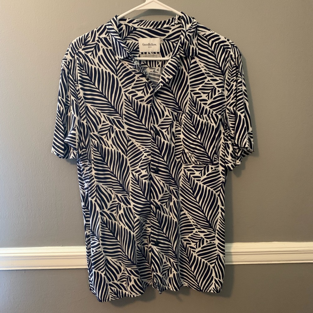 Good fellow & Co Short Sleeve Button Up Tropical Print Black/White